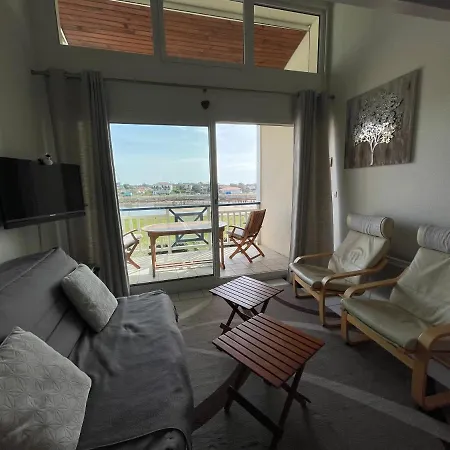 Les Huniers Apartment