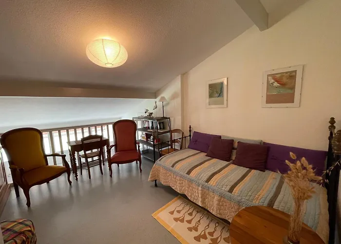 Les Huniers アパート *